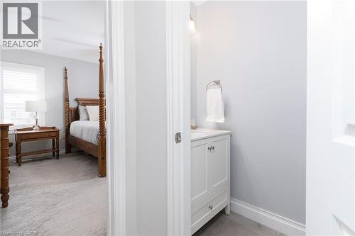 4021 Mountain Street, Beamsville, ON - Indoor Photo Showing Bedroom