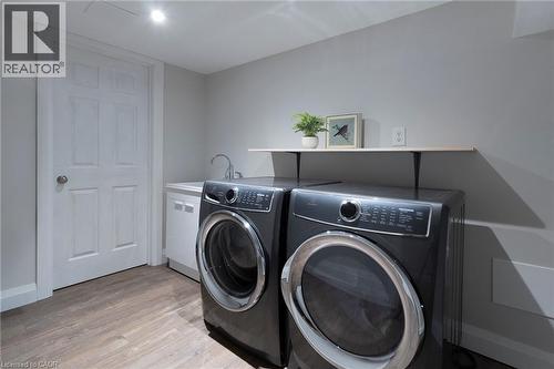 4021 Mountain Street, Beamsville, ON - Indoor Photo Showing Laundry Room