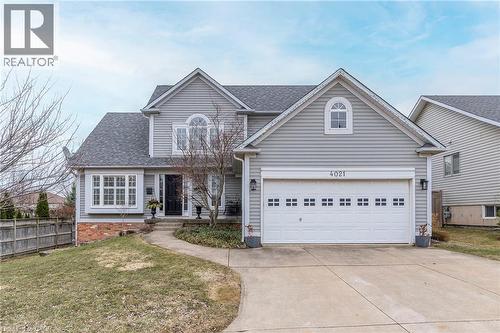4021 Mountain Street, Beamsville, ON - Outdoor With Facade