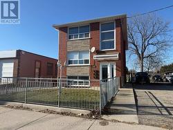 1 - 122 PORTLAND STREET  Toronto, ON M8Y 1B2