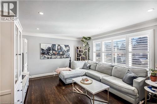 146 West 25Th Street, Hamilton, ON - Indoor Photo Showing Living Room