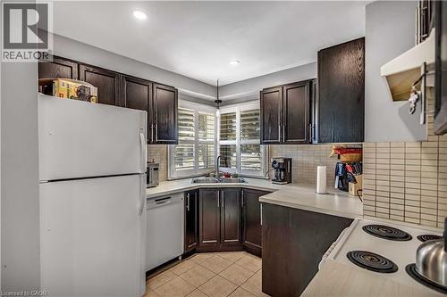 146 West 25Th Street, Hamilton, ON - Indoor Photo Showing Kitchen