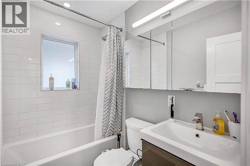 146 West 25Th Street, Hamilton, ON - Indoor Photo Showing Bathroom