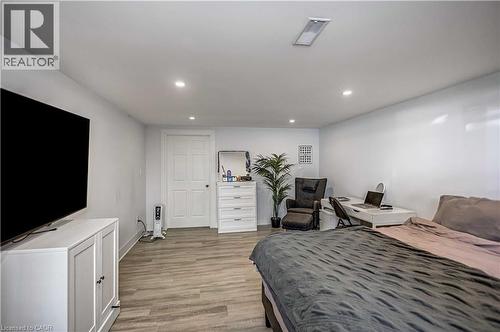 146 West 25Th Street, Hamilton, ON - Indoor Photo Showing Bedroom