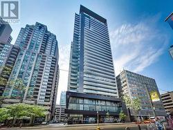 801 - 770 BAY STREET  Toronto, ON M5G 1N6