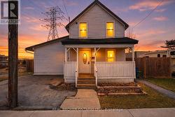 3 BEATTY AVENUE  Hamilton, ON L8H 3P3