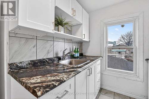 3 Beatty Avenue, Hamilton, ON - Indoor Photo Showing Kitchen