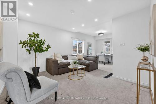 3 Beatty Avenue, Hamilton, ON - Indoor Photo Showing Living Room