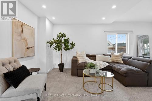 3 Beatty Avenue, Hamilton, ON - Indoor Photo Showing Living Room