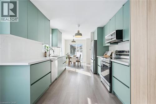 707 Jacob Lane, Waterloo, ON - Indoor Photo Showing Kitchen