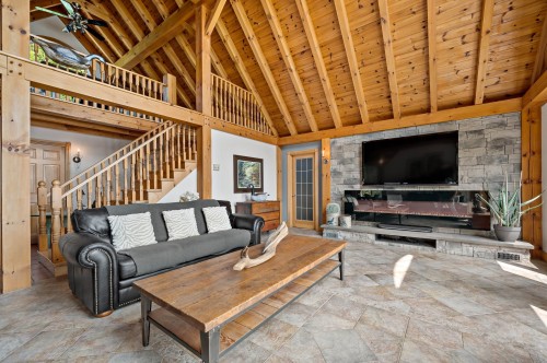 Salon - 100 Ch. Mccarthy, Grand-Remous, QC - Indoor Photo Showing Living Room