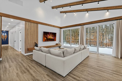 Salle familiale - 169 Ch. Du Printemps, Amherst, QC - Indoor