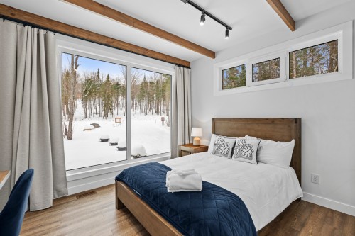 Chambre à coucher - 169 Ch. Du Printemps, Amherst, QC - Indoor Photo Showing Bedroom