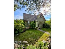 178 columbia Avenue  Castlegar, BC V1N 1A9