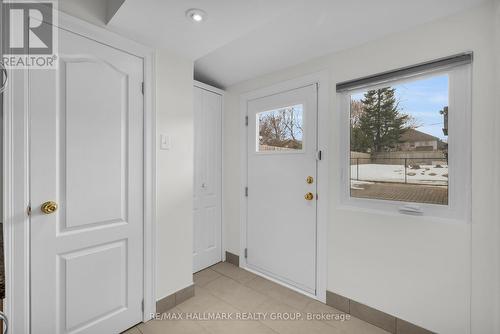 162 Loretta Avenue N, Ottawa, ON - Indoor Photo Showing Other Room
