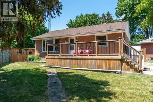 18 TWEEDSMUIR AVENUE  Sarnia, ON N7S 2R8