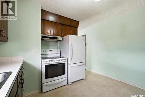 191 Elmview Road, Regina, SK - Indoor Photo Showing Kitchen