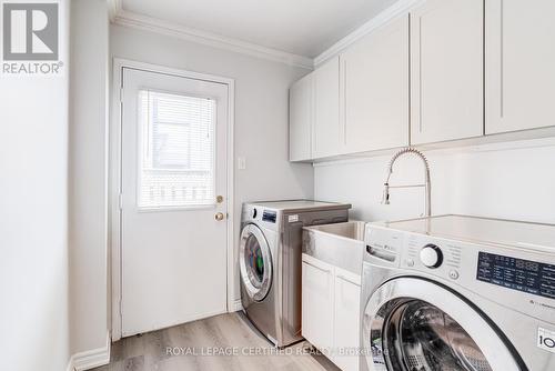 2197 Oakridge Crescent, Burlington, ON - Indoor Photo Showing Laundry Room