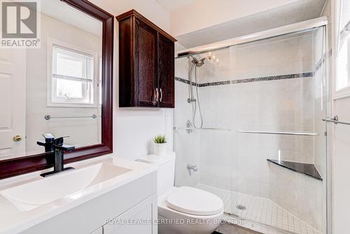 2197 Oakridge Crescent, Burlington, ON - Indoor Photo Showing Bathroom