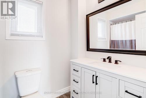 2197 Oakridge Crescent, Burlington, ON - Indoor Photo Showing Bathroom