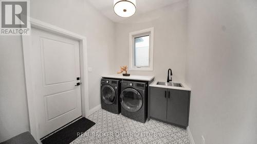68 Locky Lane, Middlesex Centre, ON - Indoor Photo Showing Laundry Room