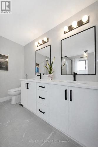68 Locky Lane, Middlesex Centre, ON - Indoor Photo Showing Bathroom