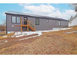 33 Queen Street Minto, NB E4B 3P2