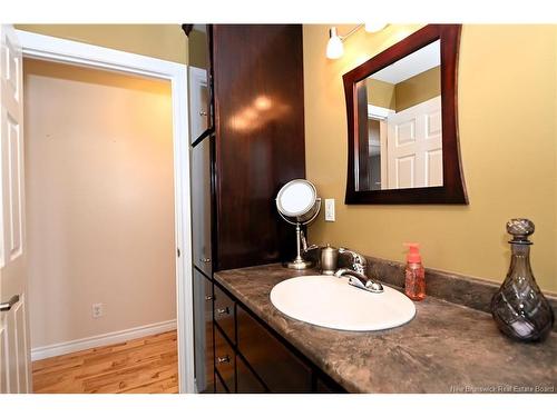 14 Daulphin Dr, Fredericton, NB 