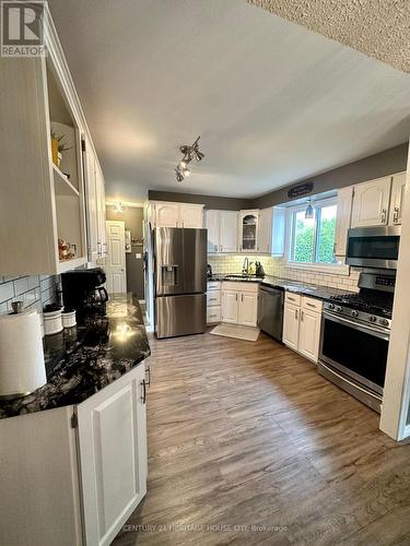 1 Massey Drive, St. Thomas, ON - Indoor Photo Showing Kitchen