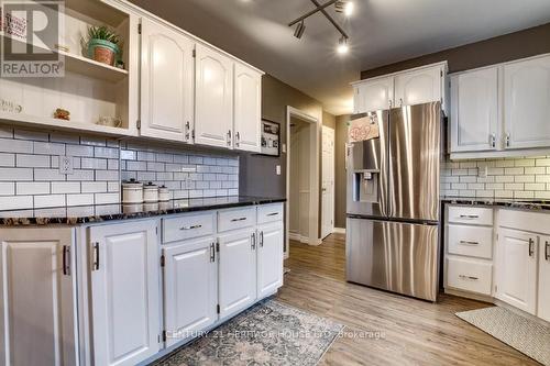 1 Massey Drive, St. Thomas, ON - Indoor Photo Showing Kitchen