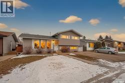 1043 Corman CRESCENT  Moose Jaw, SK S6H 6V5