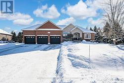 5 MUNRO COURT  Springwater, ON L9X 0H6