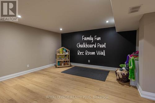 884 Eagle Drive, Burlington, ON - Indoor