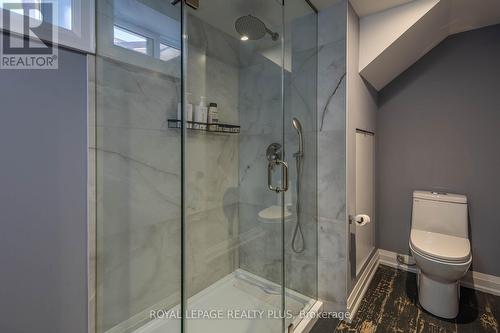 884 Eagle Drive, Burlington, ON - Indoor Photo Showing Bathroom