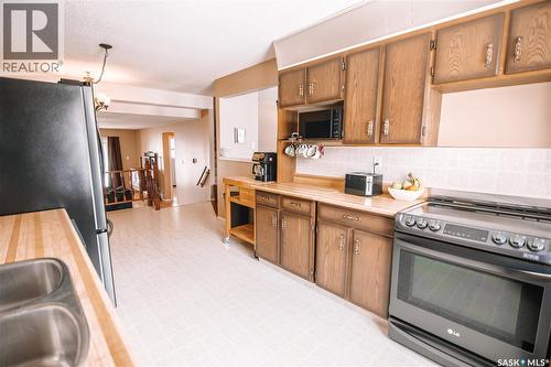 203 Paynter Crescent, Regina, SK - Indoor Photo Showing Kitchen