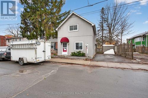 16 CORRIGAN STREET  Kingston (East Of Sir John A. Blvd), ON K7K 1S4