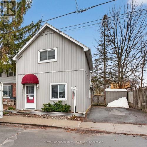 16 CORRIGAN STREET  Kingston (East Of Sir John A. Blvd), ON K7K 1S4