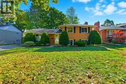 5210 MULBERRY Drive  Burlington, ON L7L 3P4