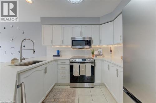 31 Adler Drive, Cambridge, ON - Indoor Photo Showing Kitchen