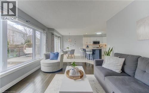 31 Adler Drive, Cambridge, ON - Indoor Photo Showing Living Room