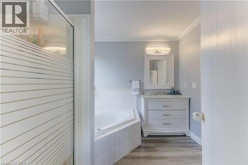 31 Adler Drive, Cambridge, ON - Indoor Photo Showing Bathroom