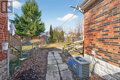 210 Huxley Avenue S, Hamilton, ON 