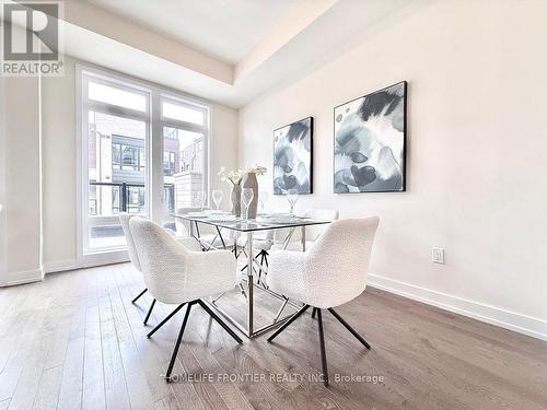 39 Credit Lane, Richmond Hill, ON - Indoor Photo Showing Dining Room