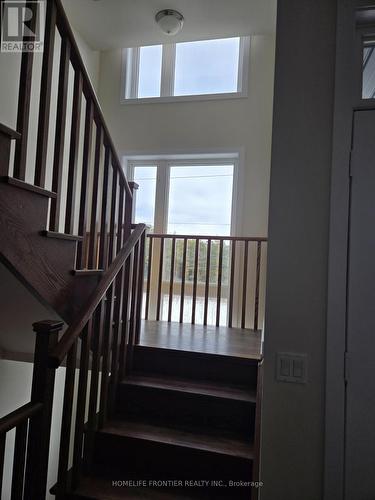 39 Credit Lane, Richmond Hill, ON - Indoor Photo Showing Other Room
