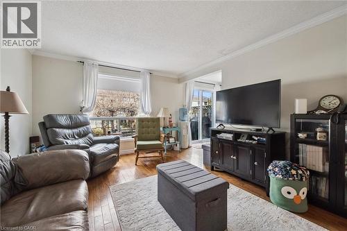37 Edgemere Drive, Cambridge, ON - Indoor Photo Showing Living Room