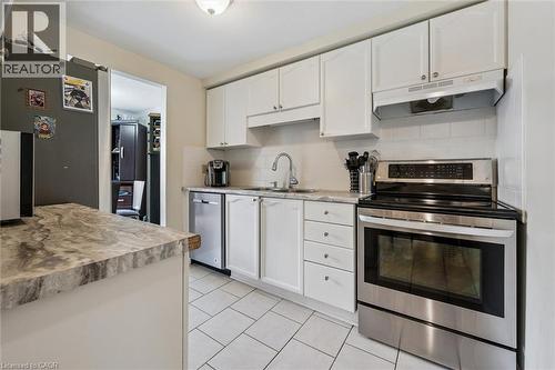 37 Edgemere Drive, Cambridge, ON - Indoor Photo Showing Kitchen