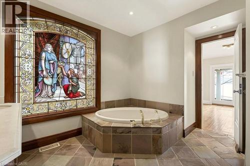 3196 Lakeshore Road, Burlington, ON - Indoor Photo Showing Bathroom