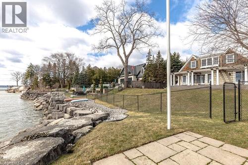 3196 Lakeshore Road, Burlington, ON - Outdoor