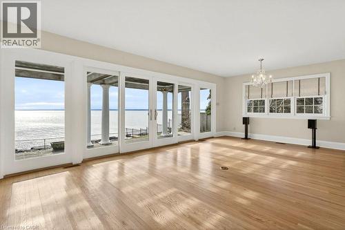 3196 Lakeshore Road, Burlington, ON - Indoor