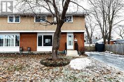 3 FARLANE BOULEVARD  Ottawa, ON K2E 5H1